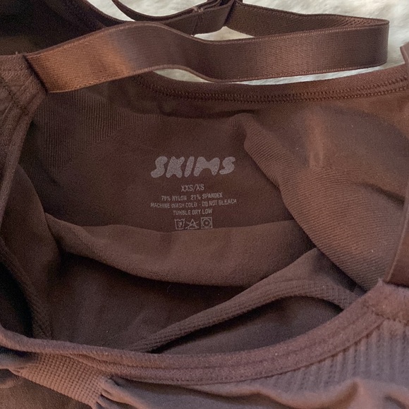 Skims Sculpting Bodysuit - Picture 8 of 8